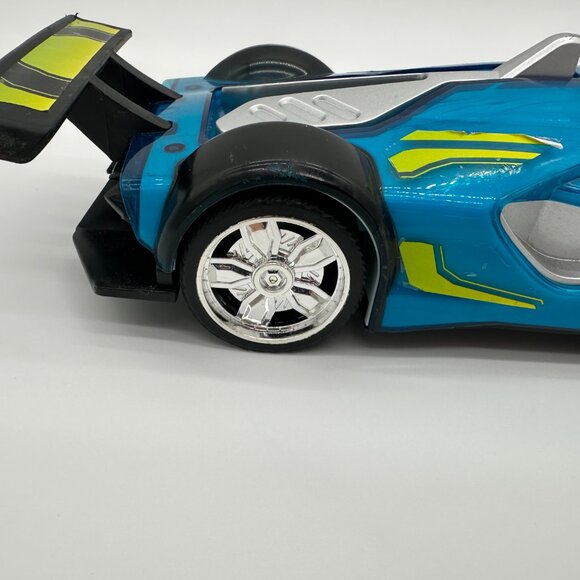 2019 Blue Hot Wheels Color Crasher Race Car Toy with Lights, Motion, & Sound 14" - Picture 3 of 9